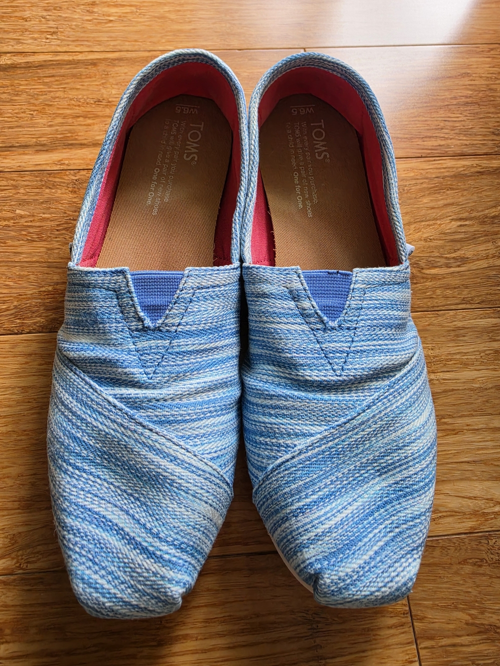 TOMS Slip-On Shoes in Blue Striped Knit Sz 6.5